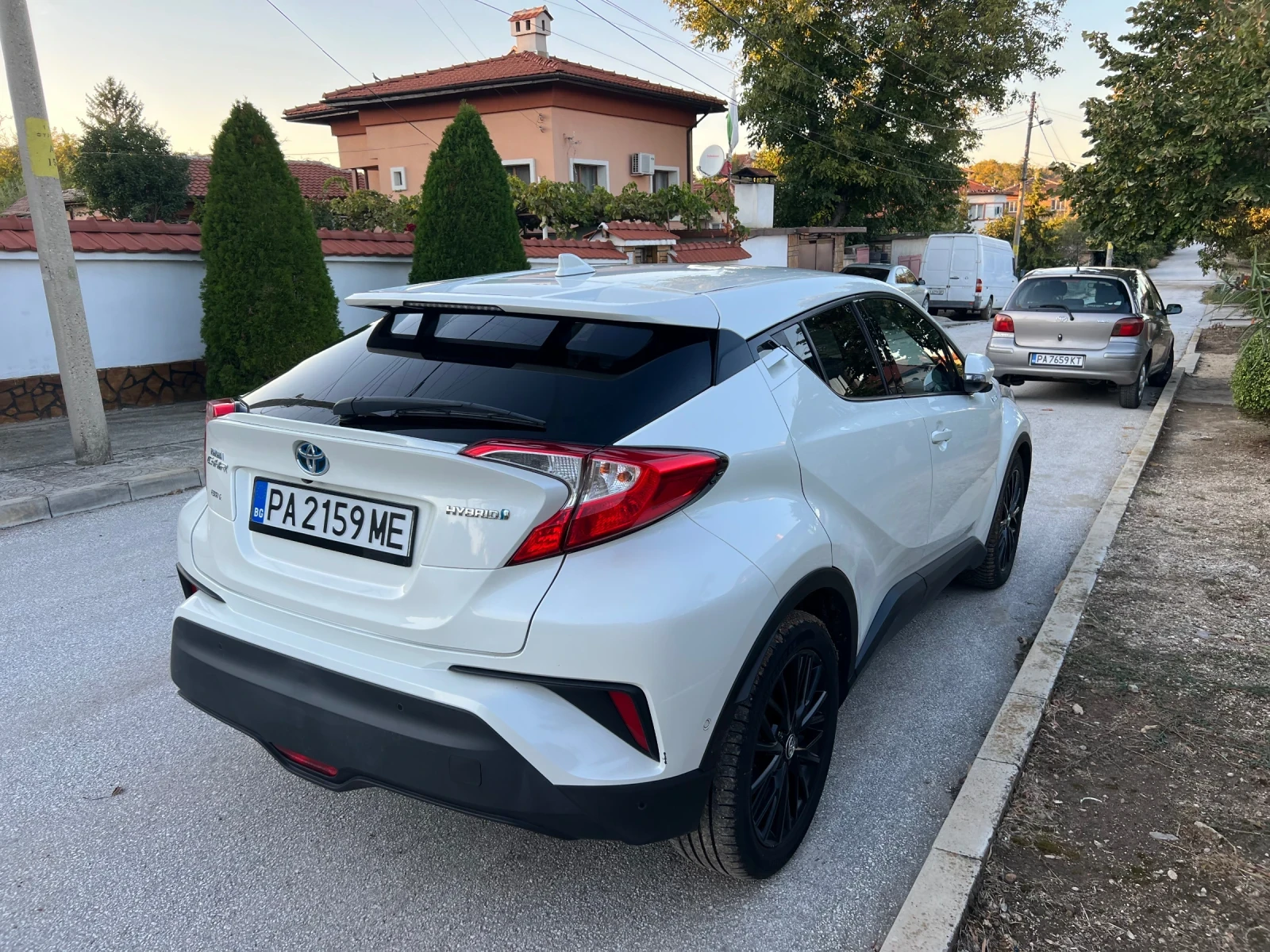 Toyota C-HR 1.8 HIBRID JBL - изображение 4