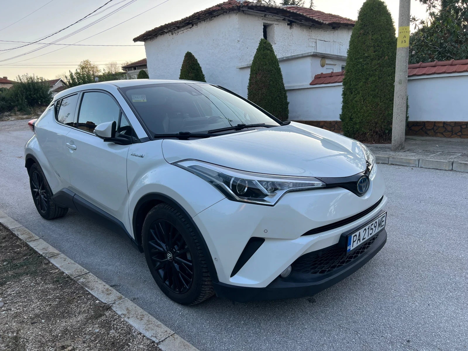 Toyota C-HR 1.8 HIBRID JBL - изображение 3