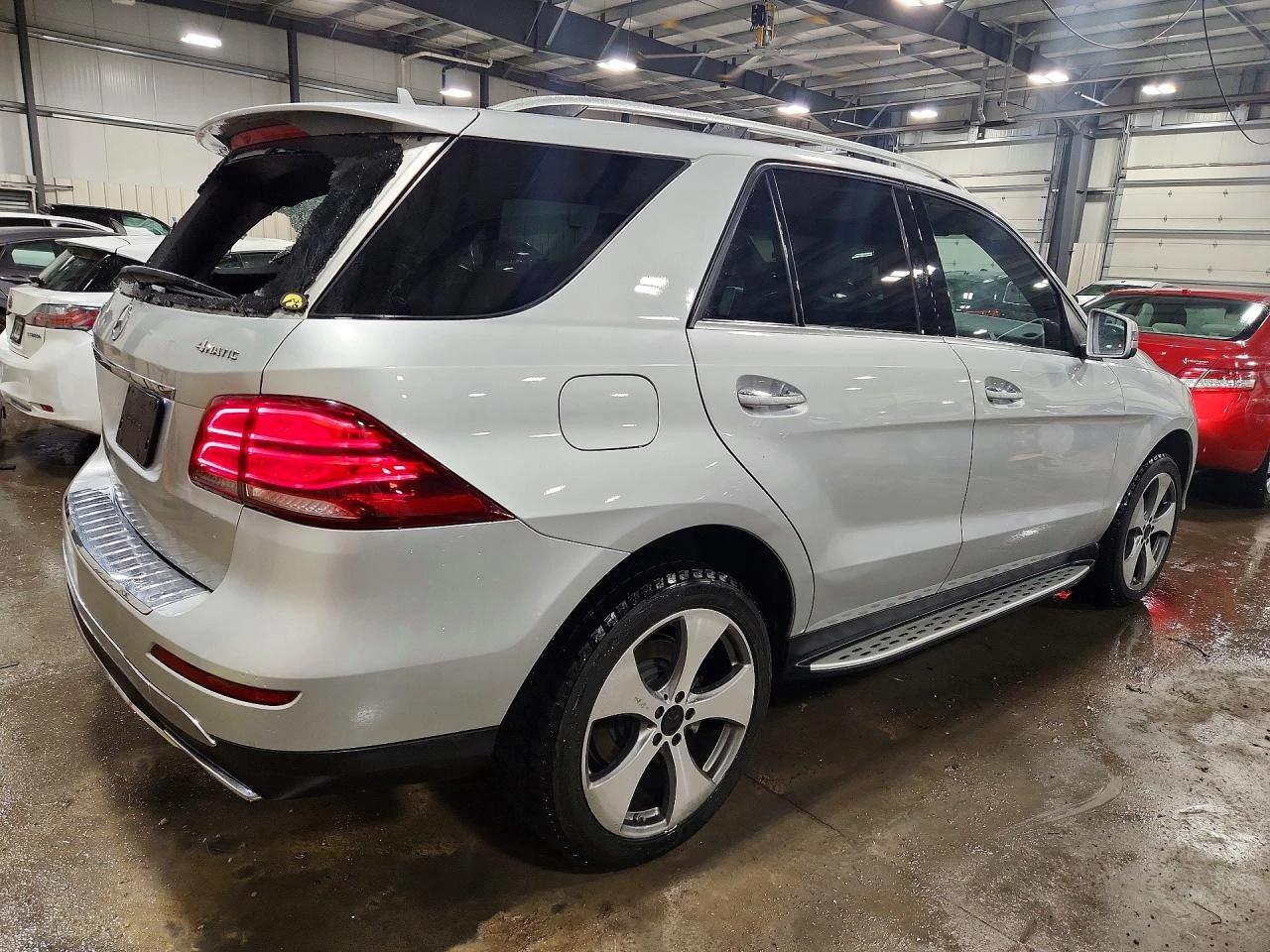 Mercedes-Benz GLE 350 4MATIC* HARMAN KARDON* МЪРТВА ТОЧКА* ШИБИДАХ* , снимка 4 - Автомобили и джипове - 53893979