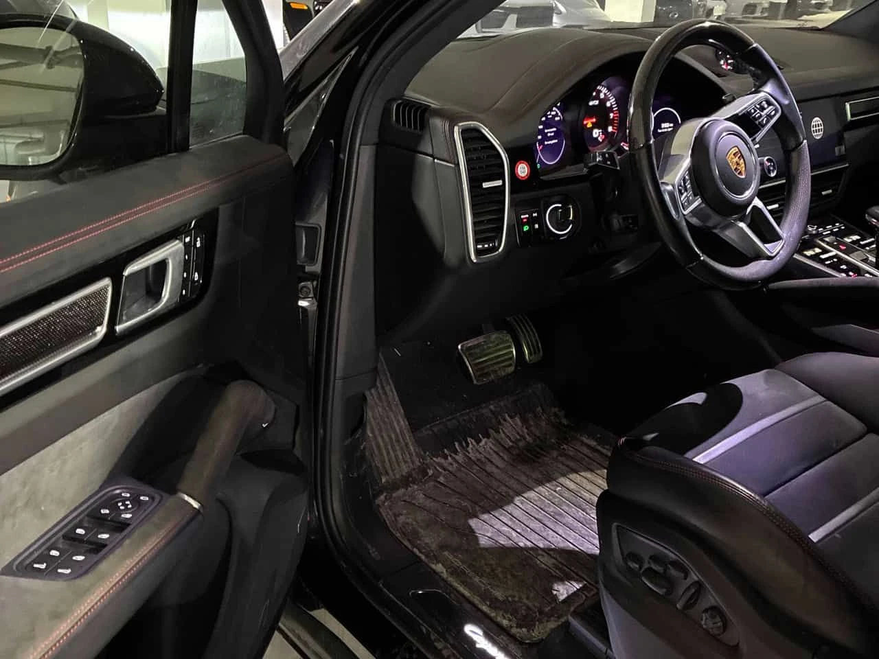 Porsche Cayenne * GTS * CARFAX * BOSE * HEAD UP * 360 * AMBIENT, снимка 5 - Автомобили и джипове - 53978571