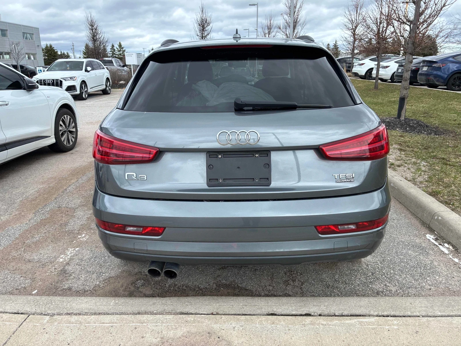 Audi Q3 KOMFORT * ПАНОРАМА * CAR FAX * , снимка 2 - Автомобили и джипове - 54198232