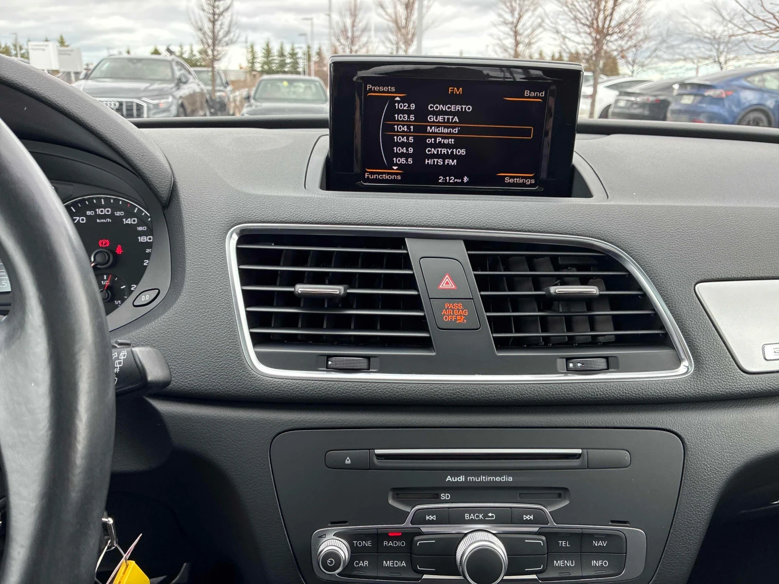 Audi Q3 KOMFORT * ПАНОРАМА * CAR FAX * , снимка 6 - Автомобили и джипове - 54198232