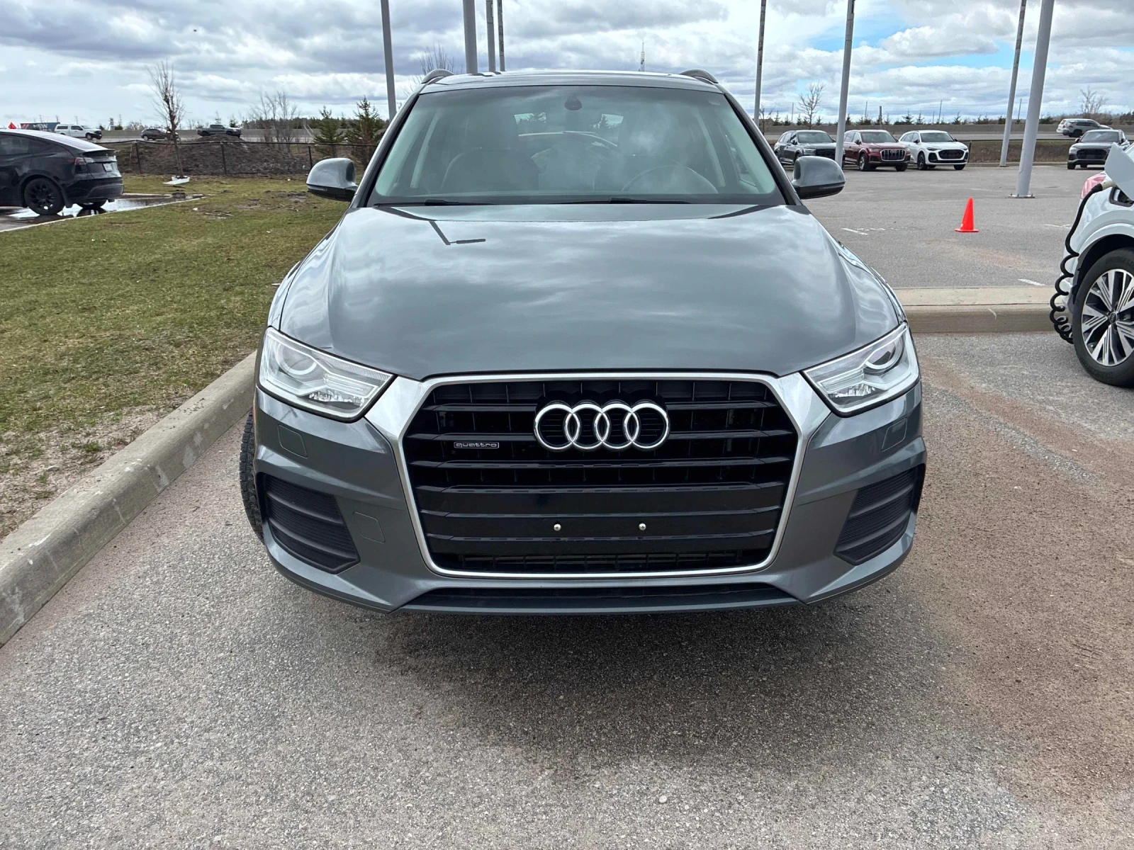 Audi Q3 KOMFORT * ПАНОРАМА * CAR FAX * 