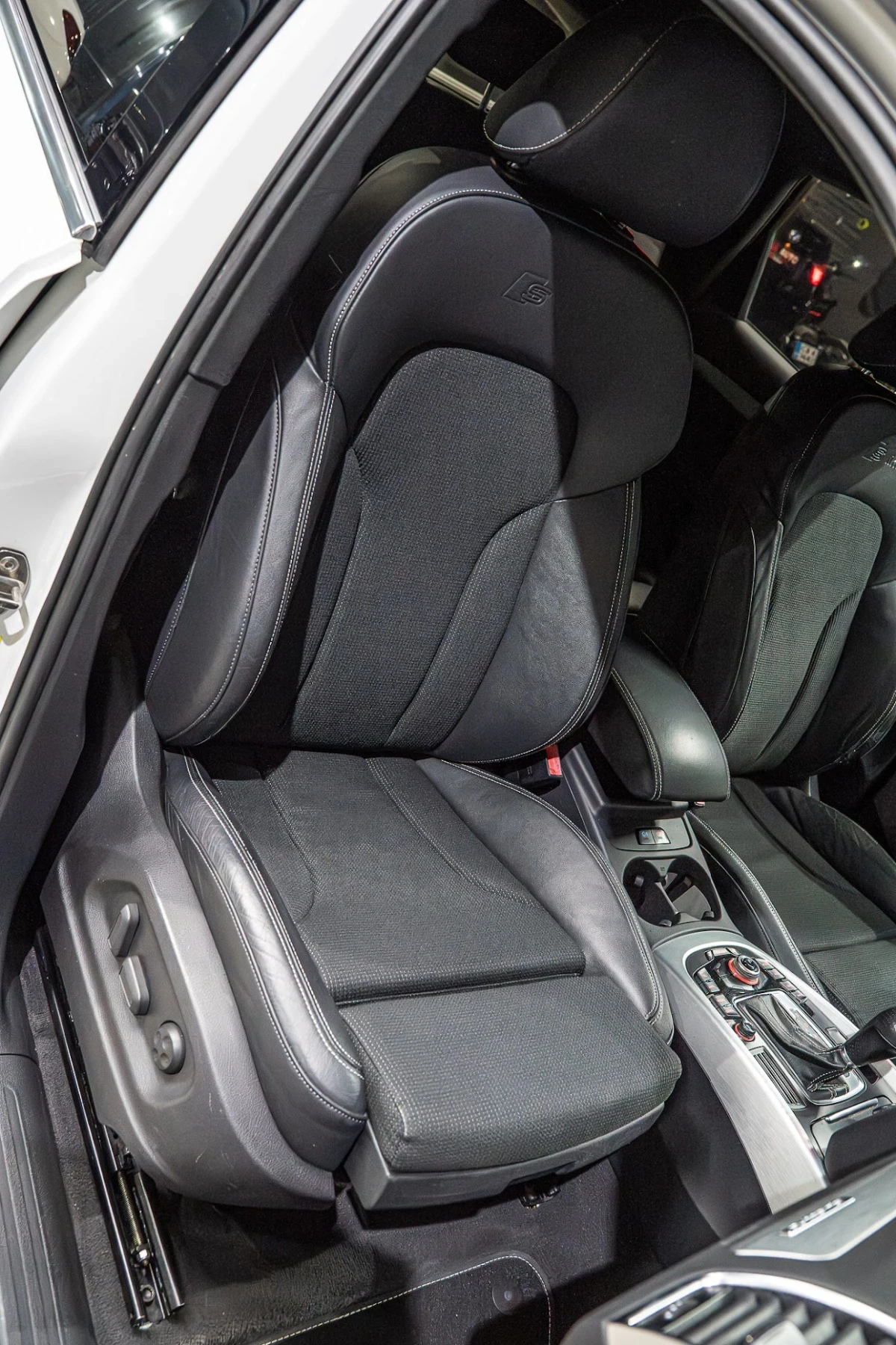 Audi Q5 3.0 TDI / 3xS-LINE /LED/ BANG & OLUFSEN / NAVI /F1, снимка 15 - Автомобили и джипове - 54970129