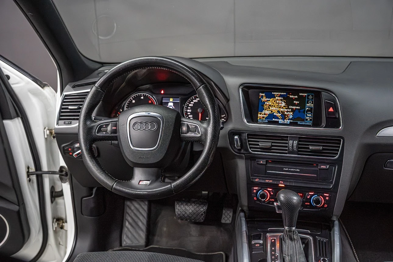 Audi Q5 3.0 TDI / 3xS-LINE /LED/ BANG & OLUFSEN / NAVI /F1, снимка 10 - Автомобили и джипове - 54970129
