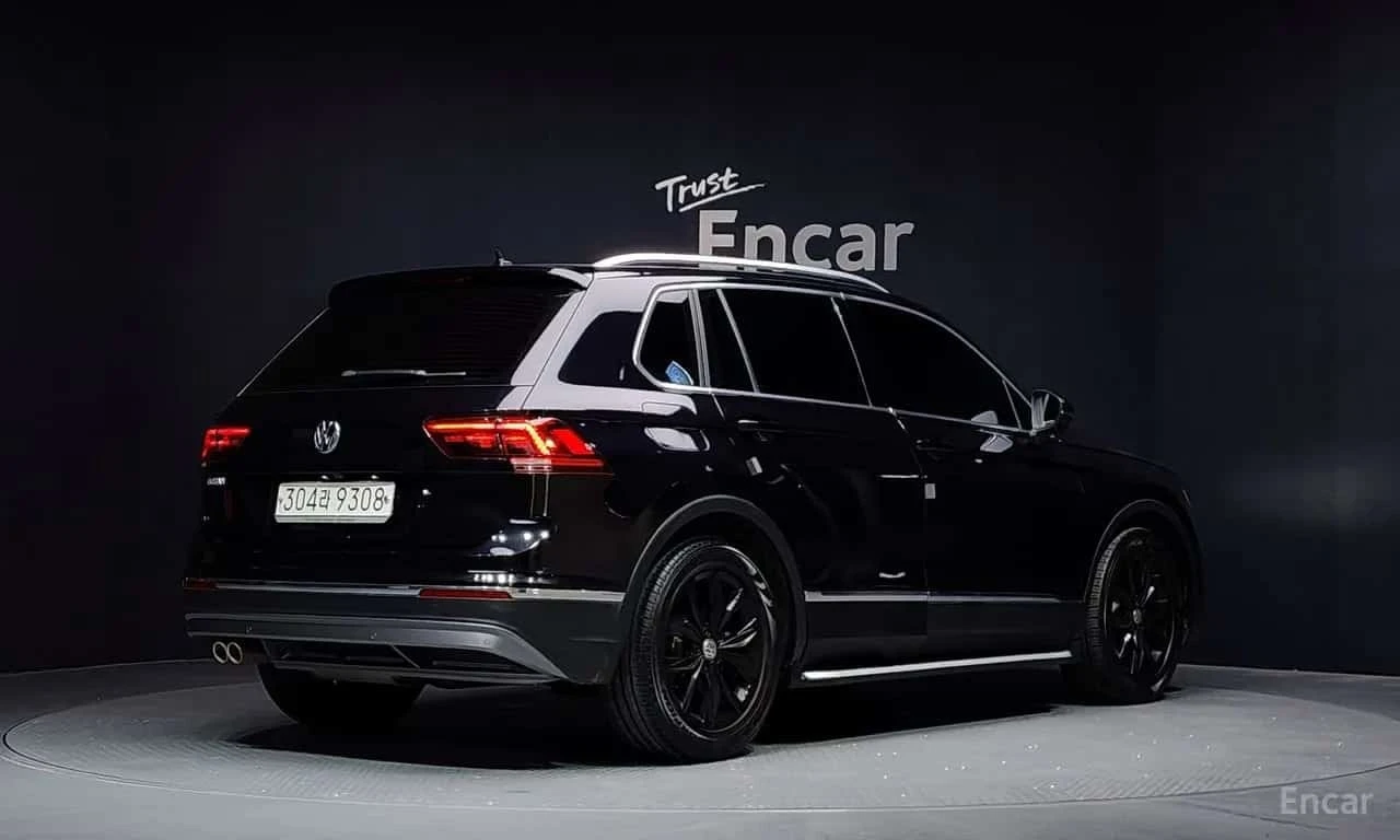 VW Tiguan 2.0 TDI Premium, снимка 2 - Автомобили и джипове - 55753940