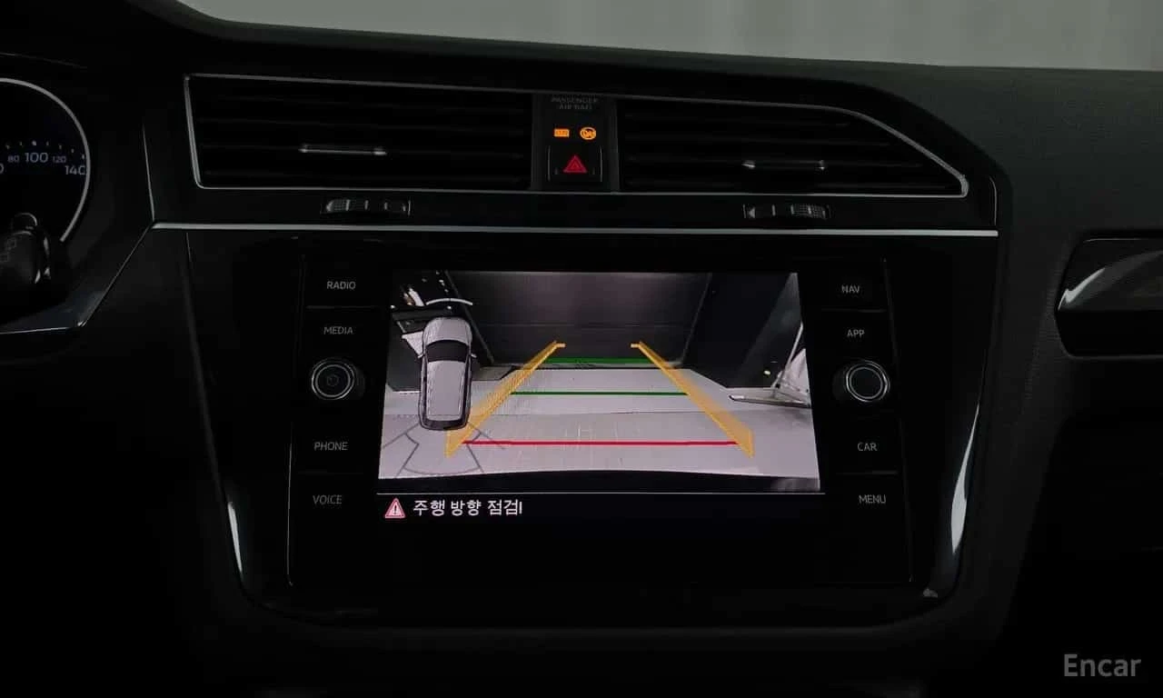 VW Tiguan 2.0 TDI Premium, снимка 15 - Автомобили и джипове - 55753940