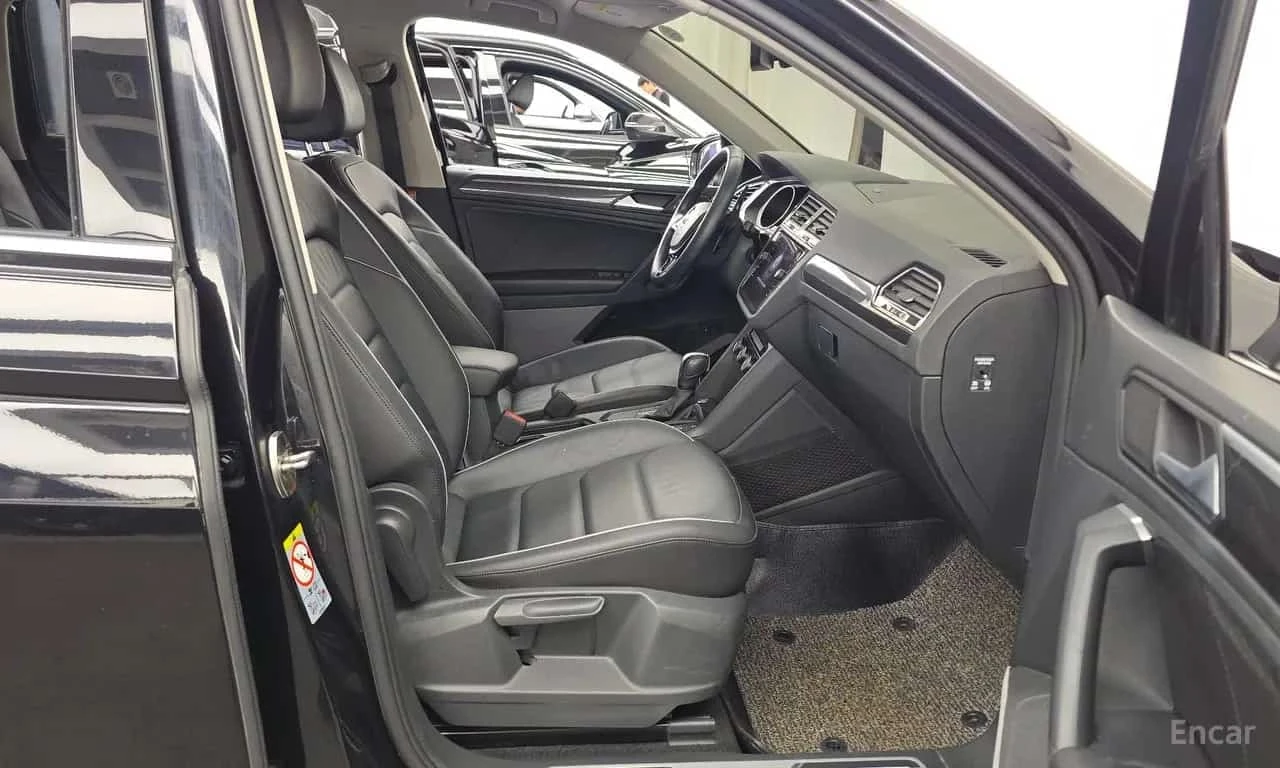 VW Tiguan 2.0 TDI Premium, снимка 11 - Автомобили и джипове - 55753940