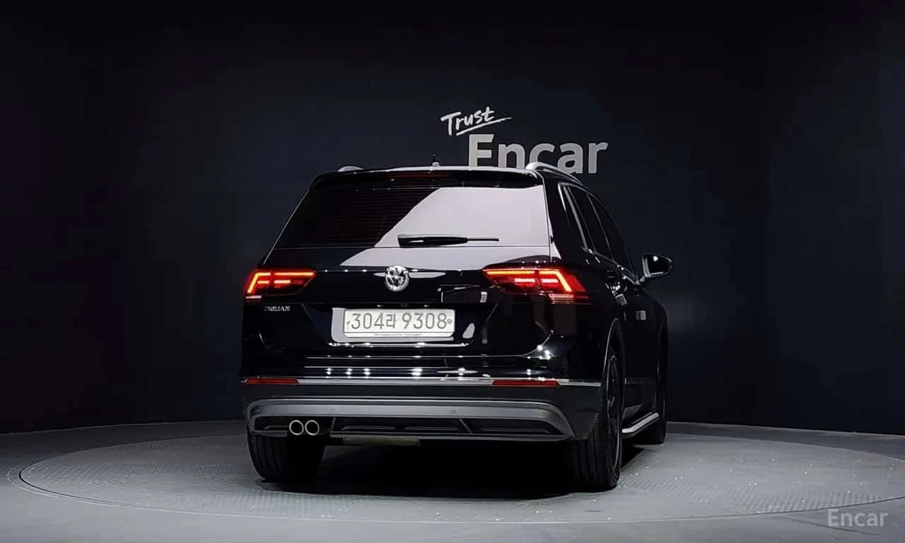 VW Tiguan 2.0 TDI Premium, снимка 4 - Автомобили и джипове - 55753940
