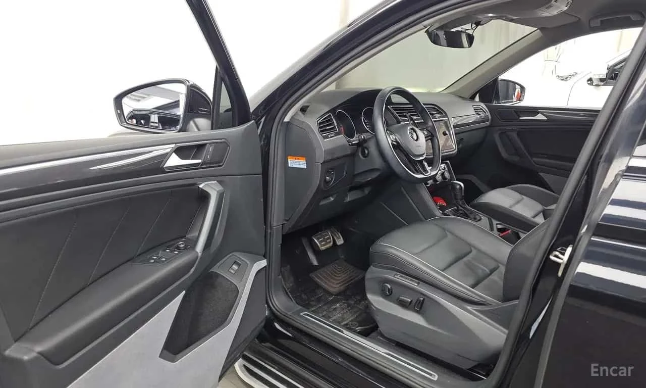 VW Tiguan 2.0 TDI Premium, снимка 10 - Автомобили и джипове - 55753940