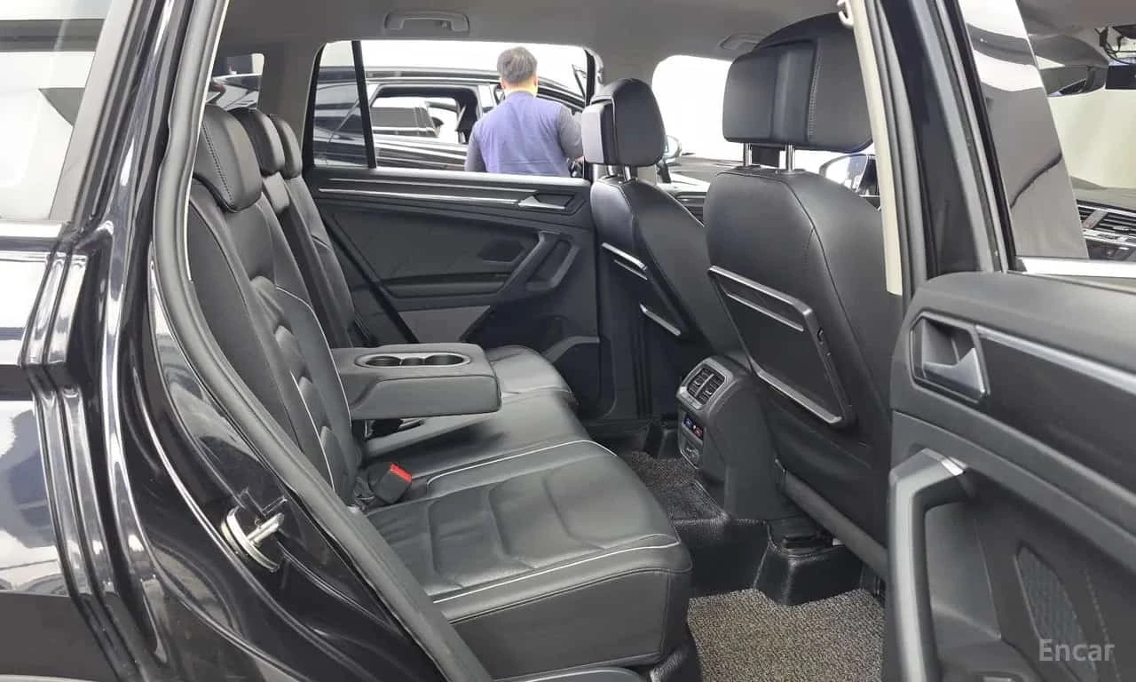 VW Tiguan 2.0 TDI Premium, снимка 12 - Автомобили и джипове - 55753940