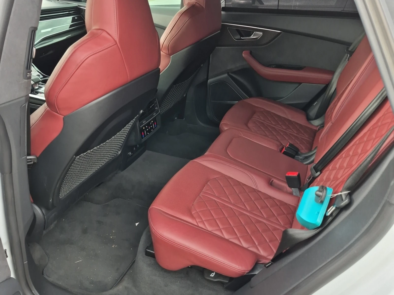 Audi SQ8 * quattro Premium Plus * CARFAX * , снимка 9 - Автомобили и джипове - 56159035