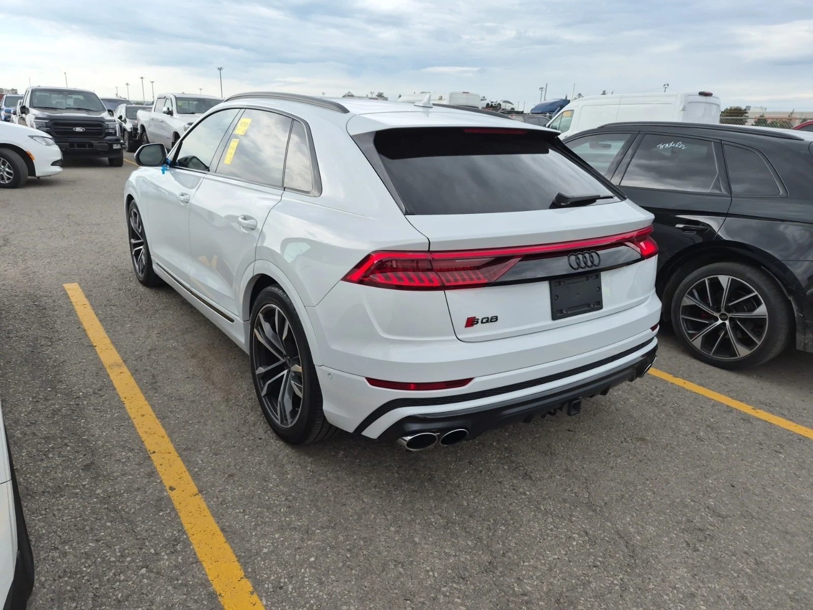 Audi SQ8 * quattro Premium Plus * CARFAX * , снимка 4 - Автомобили и джипове - 56159035