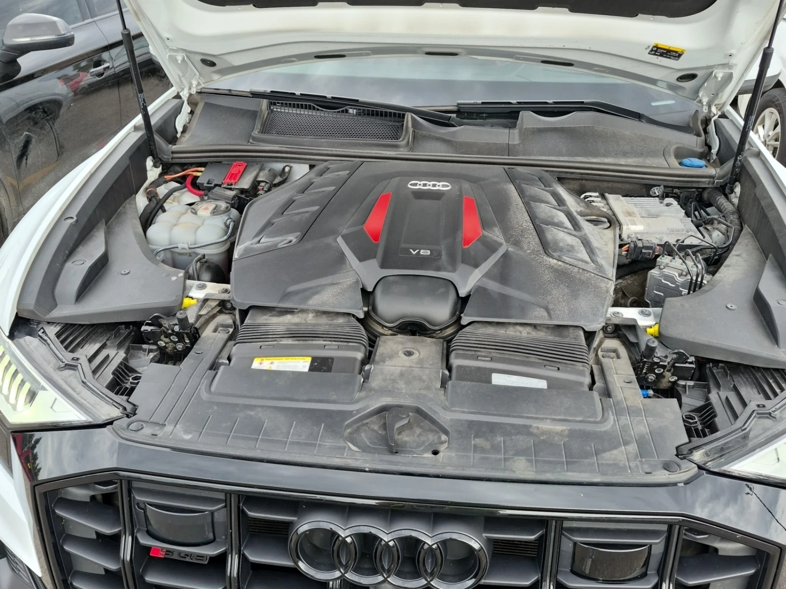 Audi SQ8 * quattro Premium Plus * CARFAX * , снимка 14 - Автомобили и джипове - 56159035