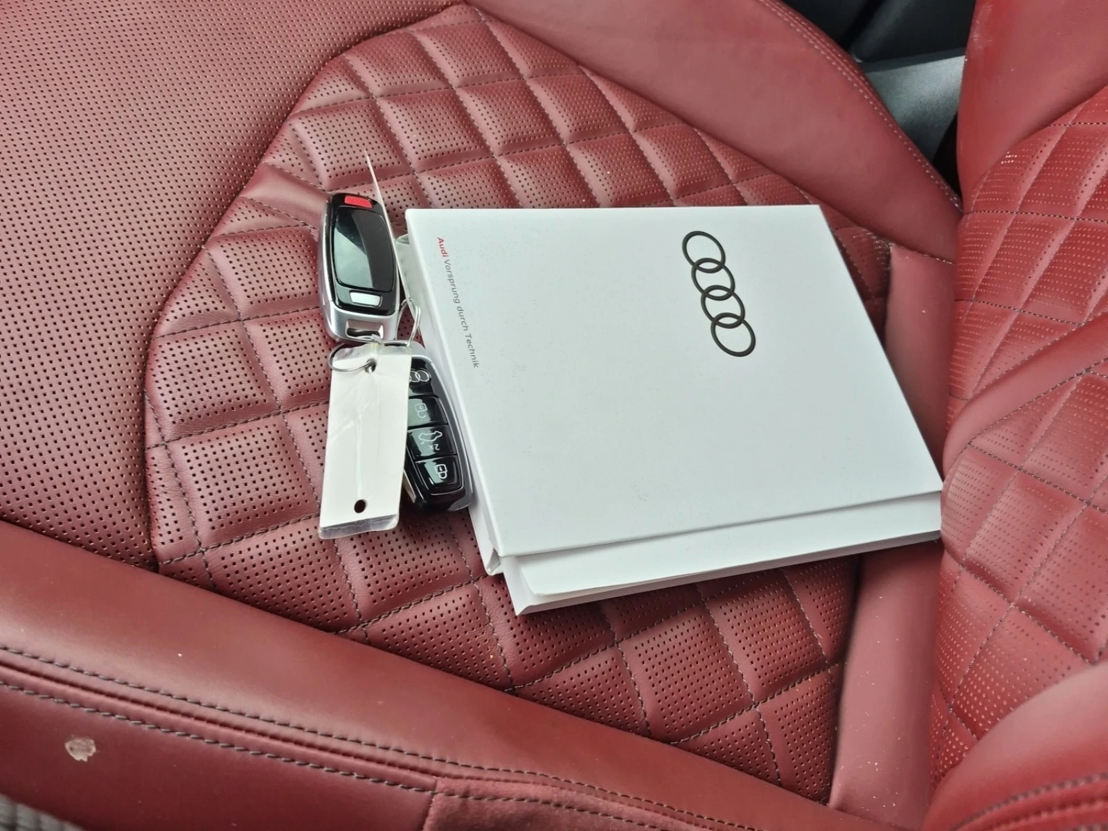 Audi SQ8 * quattro Premium Plus * CARFAX * , снимка 10 - Автомобили и джипове - 56159035