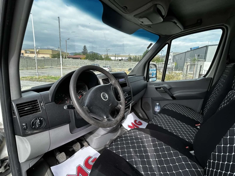 VW Crafter, снимка 8 - Бусове и автобуси - 52035694