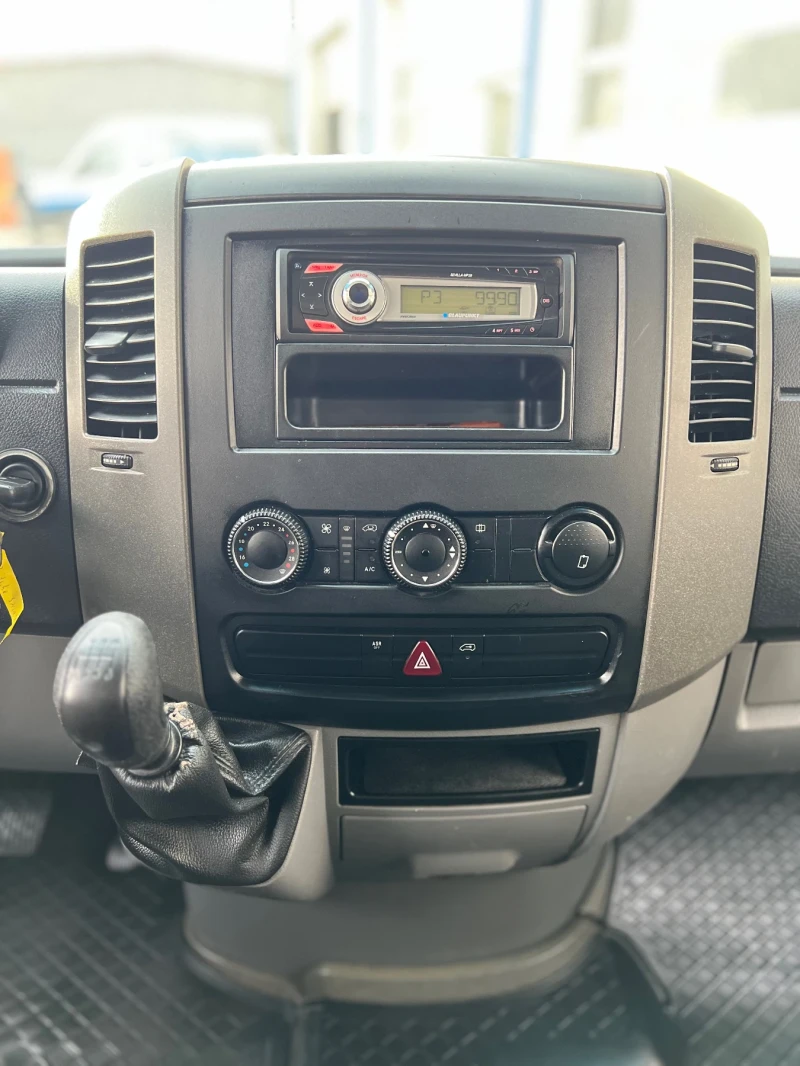 Mercedes-Benz Sprinter OM646 / Климатроник / Падащ борд / 171 000км!, снимка 15 - Бусове и автобуси - 52576095