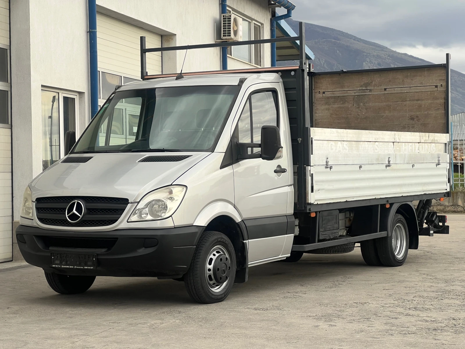 Mercedes-Benz Sprinter OM646 / Климатроник / Падащ борд / 171 000км! - изображение 3