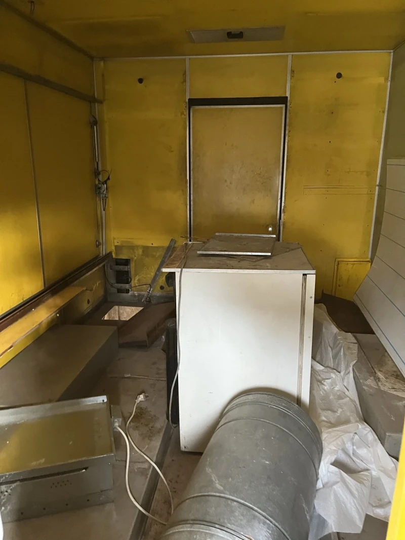 Кемпер Ford, снимка 9 - Каравани и кемпери - 52299267