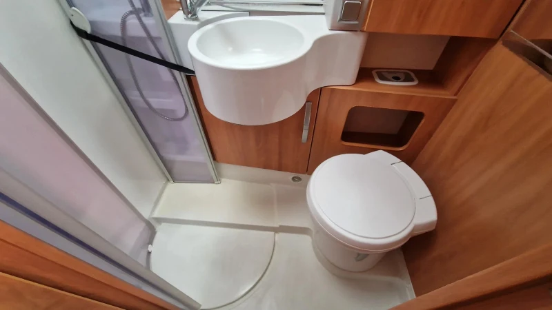 Кемпер HYMER / ERIBA 514CL, снимка 4 - Каравани и кемпери - 53307954