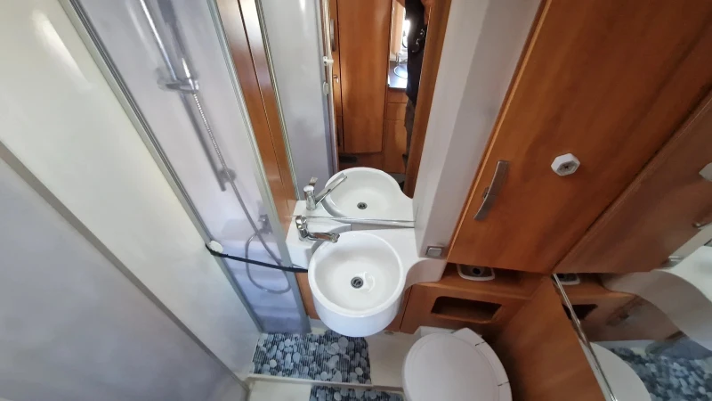 Кемпер HYMER / ERIBA 514CL, снимка 8 - Каравани и кемпери - 53307954