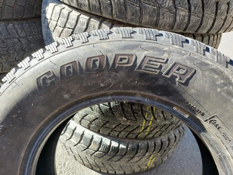 Гуми Зимни 205/70R15, снимка 4 - Гуми и джанти - 35992153