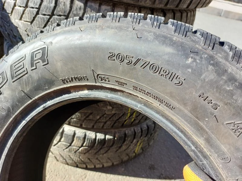 Гуми Зимни 205/70R15, снимка 5 - Гуми и джанти - 35992153