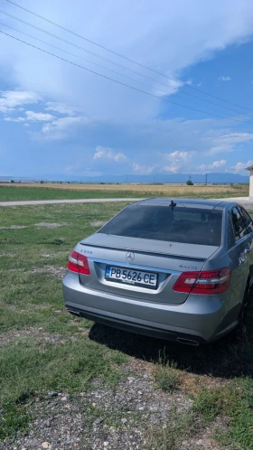 Mercedes-Benz E 500 4 Matic, снимка 3