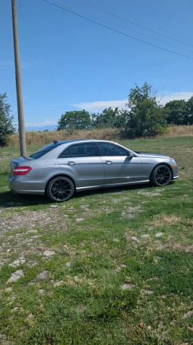 Mercedes-Benz E 500 4 Matic, снимка 5