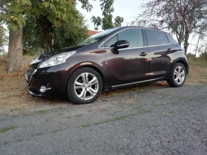 Peugeot 208, снимка 2 - Автомобили и джипове - 46825077