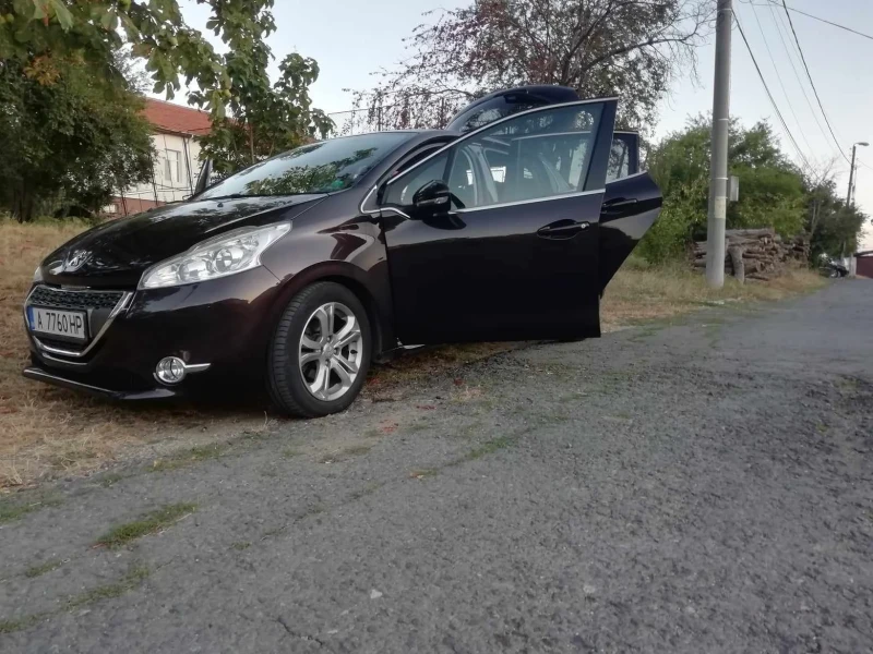 Peugeot 208, снимка 5 - Автомобили и джипове - 46825077