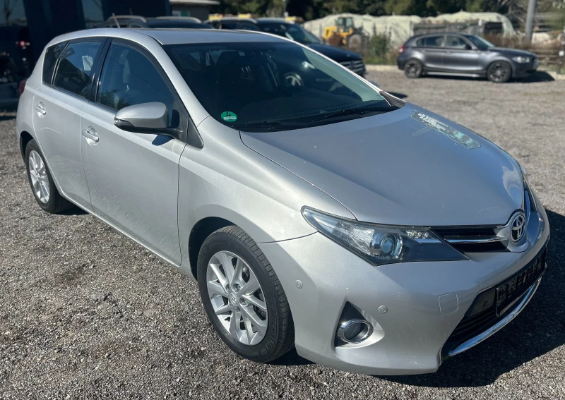 Toyota Auris 1.6i 98x.km 132k KOJA/NAVI/CAMERA/FULL - Нов Внос!, снимка 2 - Автомобили и джипове - 47396211