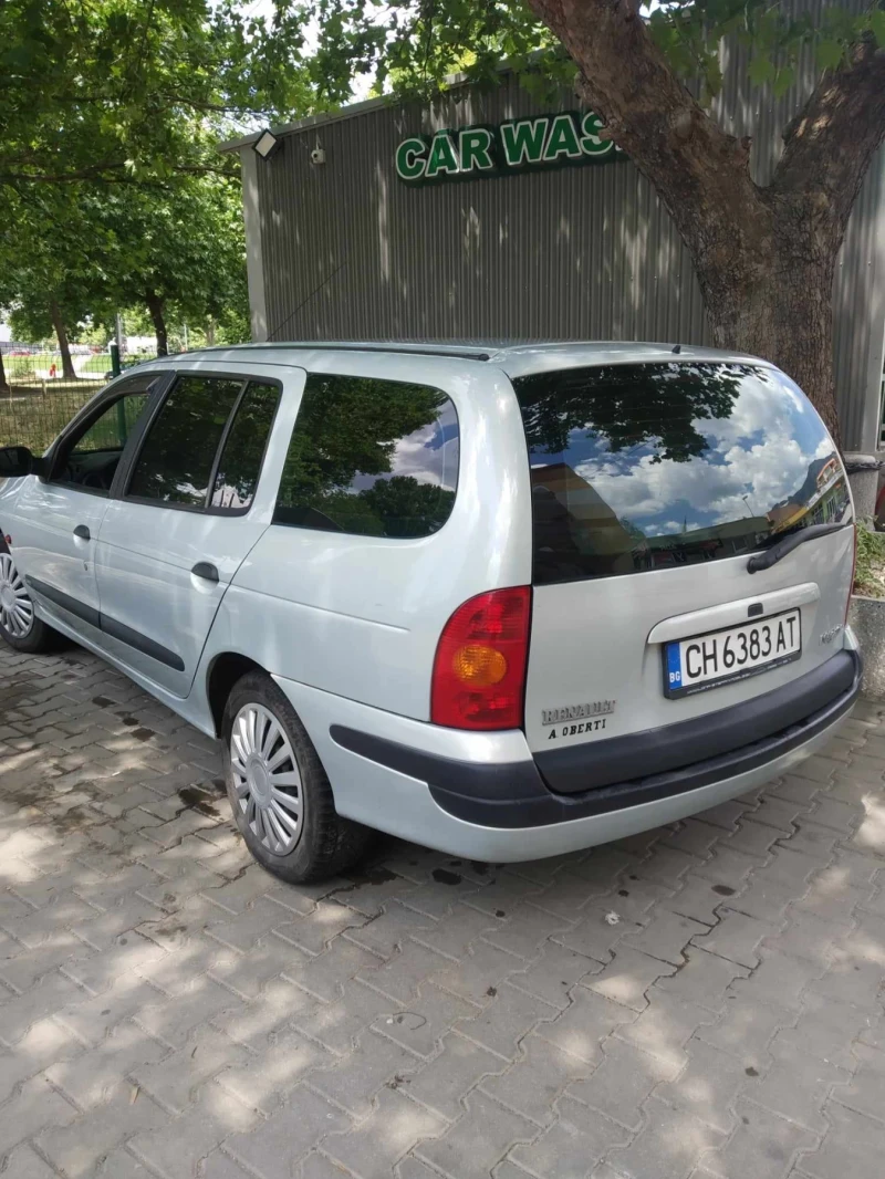 Renault Megane, снимка 3 - Автомобили и джипове - 47920511