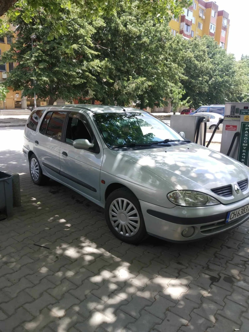 Renault Megane, снимка 1 - Автомобили и джипове - 47920511