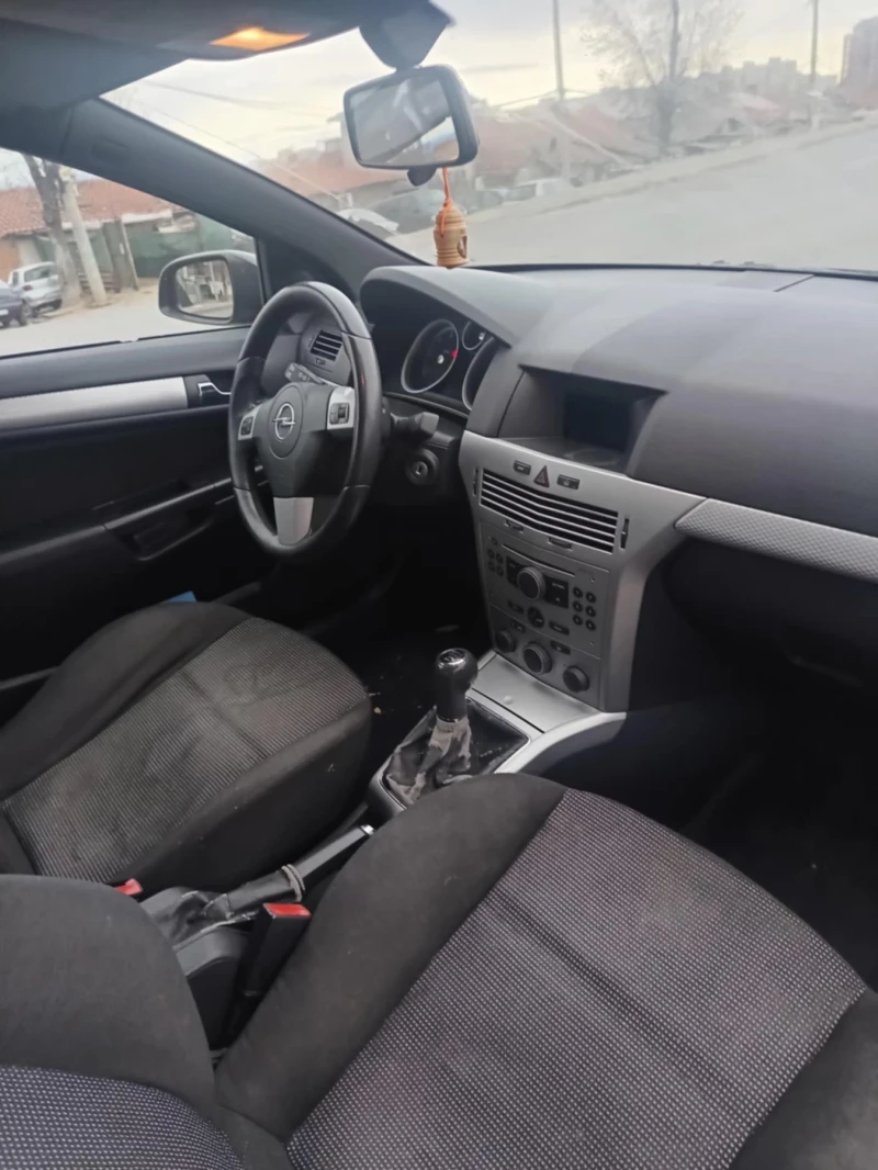 Opel Astra 1.9 CDTI TOP!!!, снимка 5 - Автомобили и джипове - 48778042