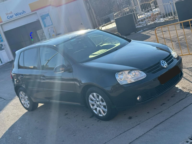 VW Golf 1.6 FSI, снимка 3 - Автомобили и джипове - 49230348