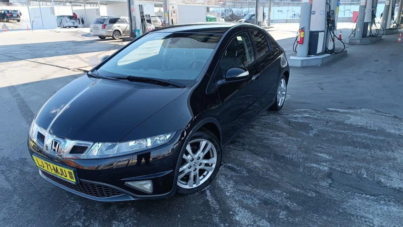 Honda Civic 1.8 перфектен фейслифт , снимка 1 - Автомобили и джипове - 49246989