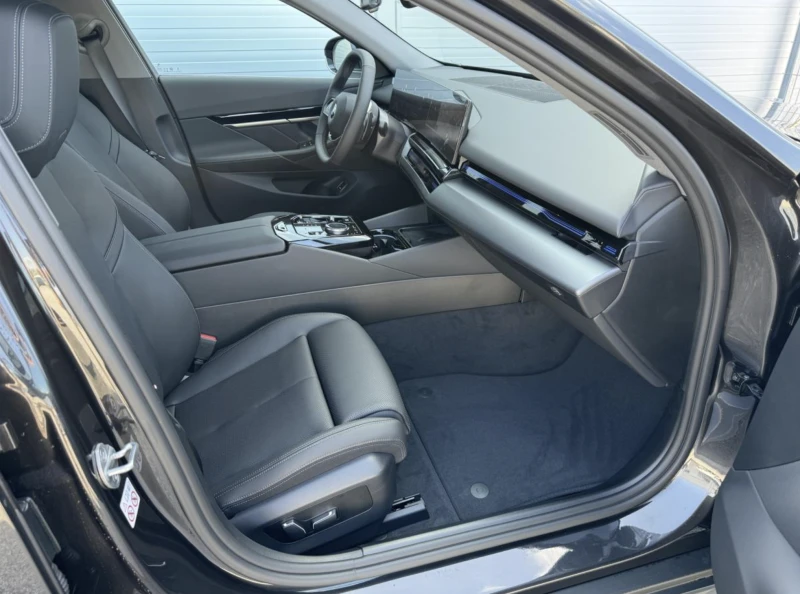 BMW 520 d xDrive Гаранция! , снимка 8 - Автомобили и джипове - 51544884