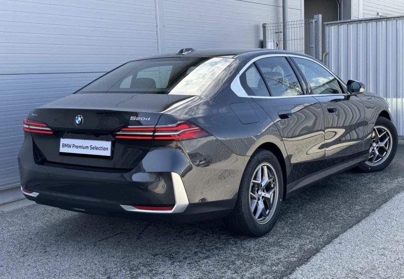 BMW 520 d xDrive Гаранция! , снимка 2 - Автомобили и джипове - 51544884