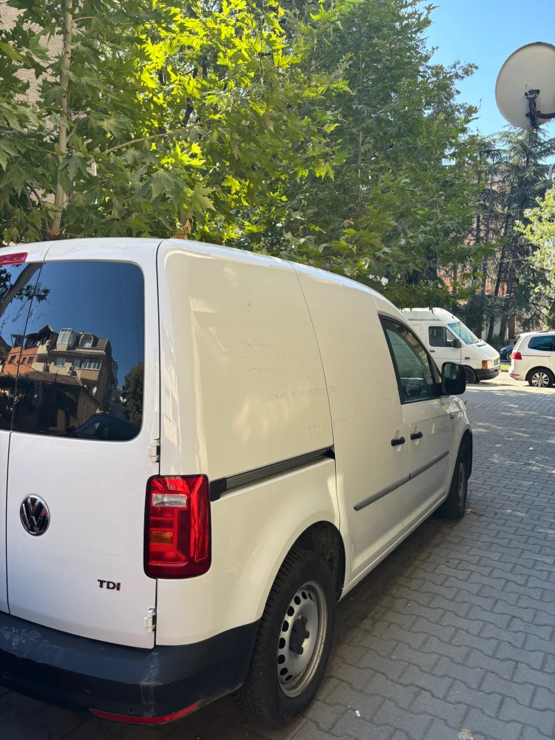 VW Caddy 2.0 TDI, снимка 4 - Автомобили и джипове - 52202096