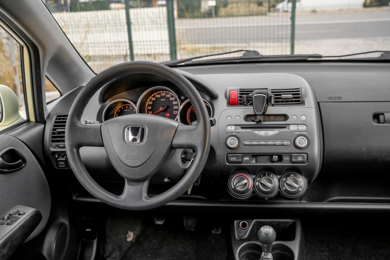 Honda Jazz 1.4// ХОЛАНДИЯ// Зимни и летни гуми// Теглич// , снимка 8 - Автомобили и джипове - 52044934