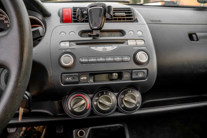 Honda Jazz 1.4// ХОЛАНДИЯ// Зимни и летни гуми// Теглич// , снимка 11 - Автомобили и джипове - 52044934