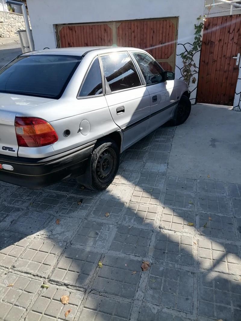 Opel Astra 1.7/75, снимка 6 - Автомобили и джипове - 52611172