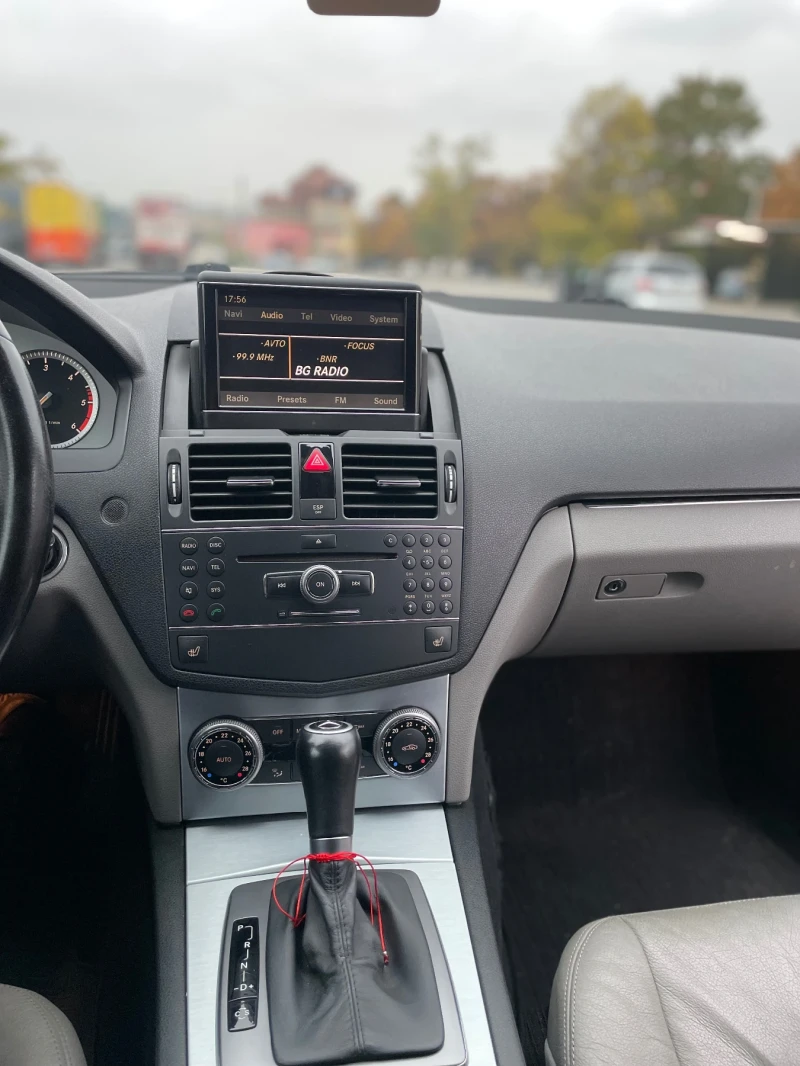 Mercedes-Benz C 320, снимка 11 - Автомобили и джипове - 52964148