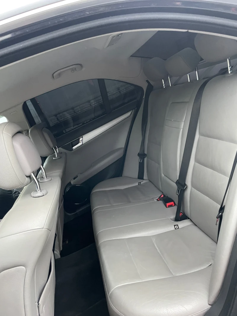 Mercedes-Benz C 320, снимка 13 - Автомобили и джипове - 52964148