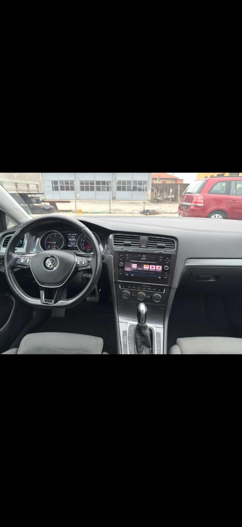 VW Golf 1.6TDI.FULL LED.DISTRONIK.DSG!, снимка 12 - Автомобили и джипове - 53223576