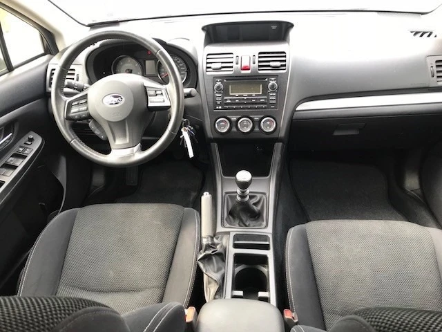 Subaru XV diezel, снимка 4 - Автомобили и джипове - 46982724