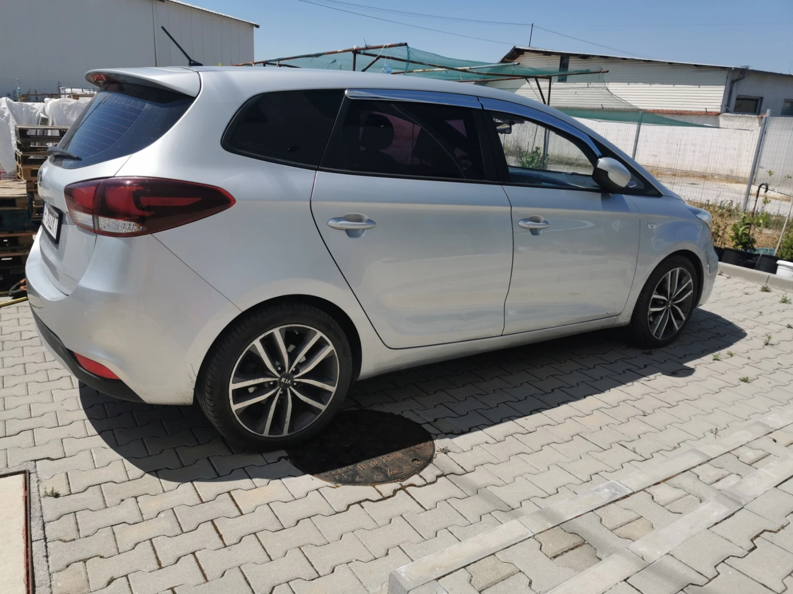 Kia Carens  - изображение 2