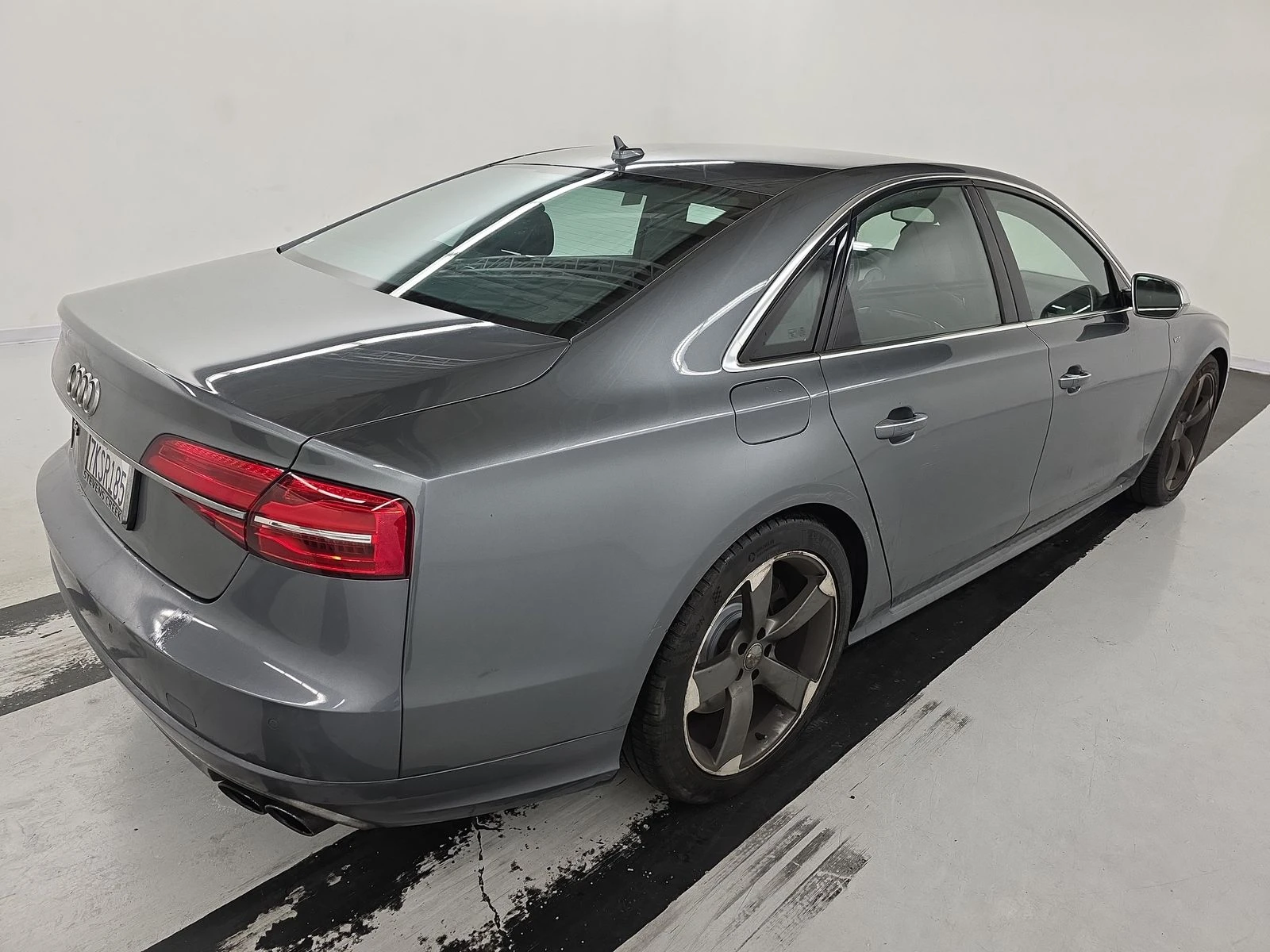 Audi S8 MATRIX* АЛКАНТАРА* ДИСТРОНИК* МАСАЖ* ОБДУХ* HEADUP - изображение 6
