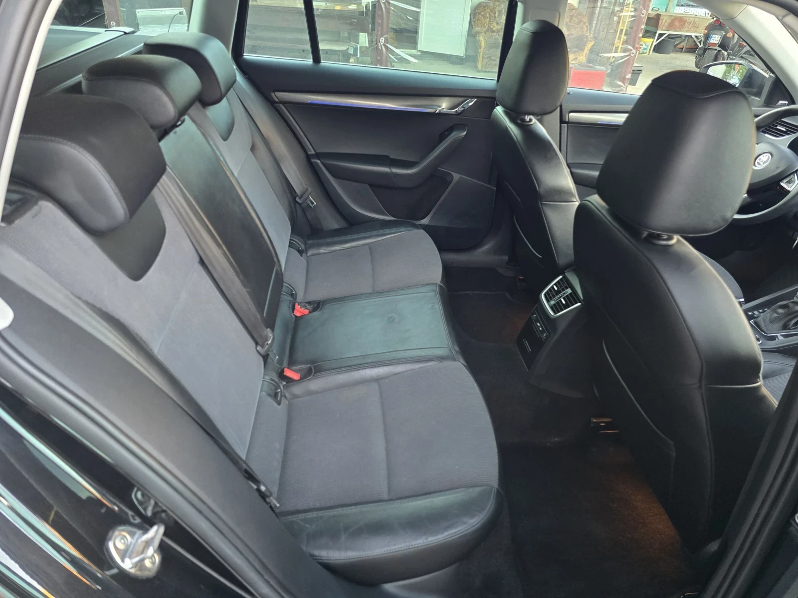 Skoda Octavia 2.0TDI  150 ГЕРМАНИЯ , снимка 8 - Автомобили и джипове - 53955392